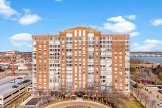 250 E Harbortown Drive 1302, Detroit, MI 48207