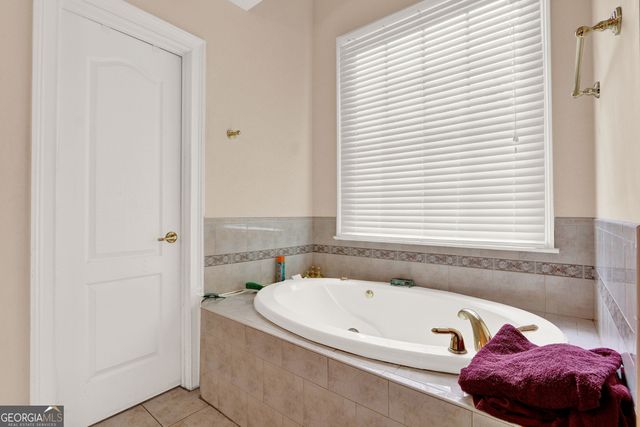2195 Misty Oaks Drive, Buford, GA 30519
