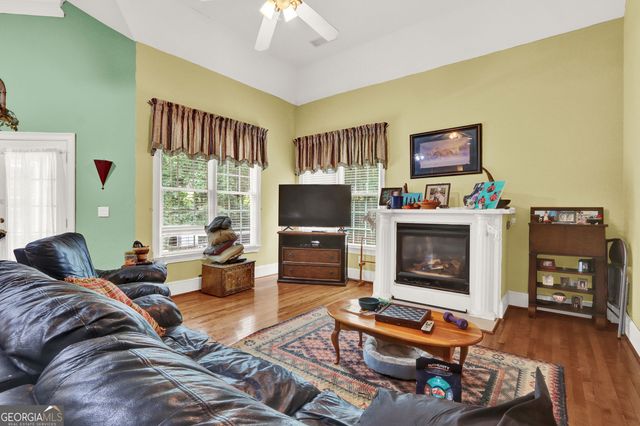 2195 Misty Oaks Drive, Buford, GA 30519