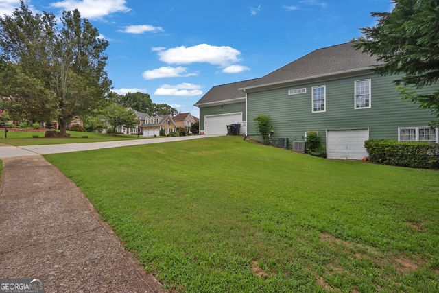 2195 Misty Oaks Drive, Buford, GA 30519