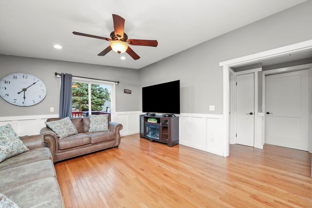 14716 Il Route 176 Highway, Woodstock, IL 60098