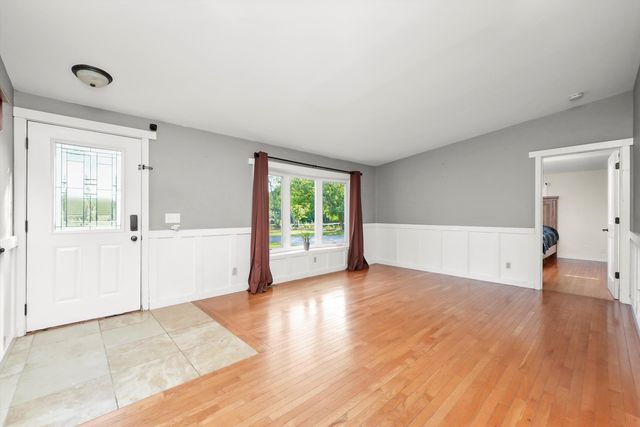 14716 Il Route 176 Highway, Woodstock, IL 60098