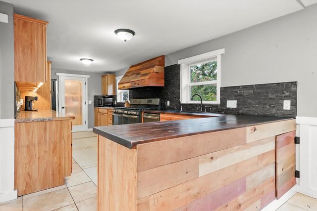 14716 Il Route 176 Highway, Woodstock, IL 60098