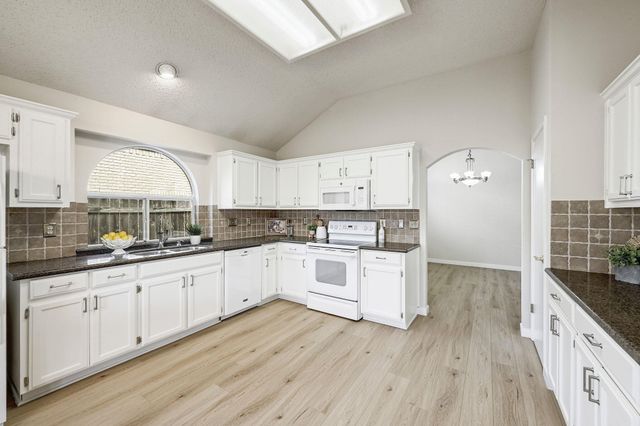 7604 Kiva DR, Austin, TX 78749