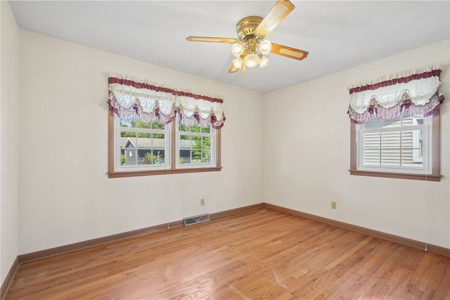 1530 McGowan Boulevard, Marion, IA 52302