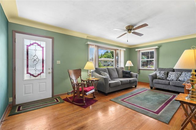 1530 McGowan Boulevard, Marion, IA 52302