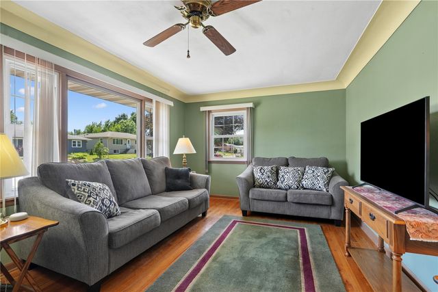 1530 McGowan Boulevard, Marion, IA 52302