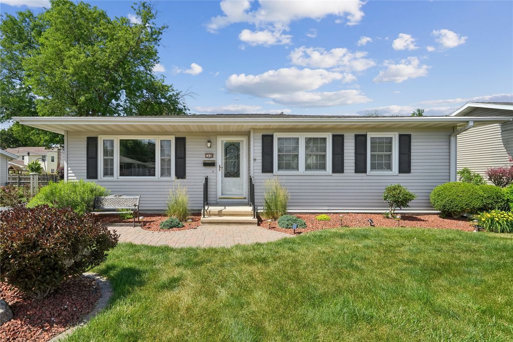 1530 McGowan Boulevard, Marion, IA 52302