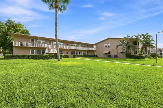 98 Norwich E, West Palm Beach, FL 33417