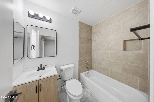 9001 W CINNABAR Avenue, Peoria, AZ 85345