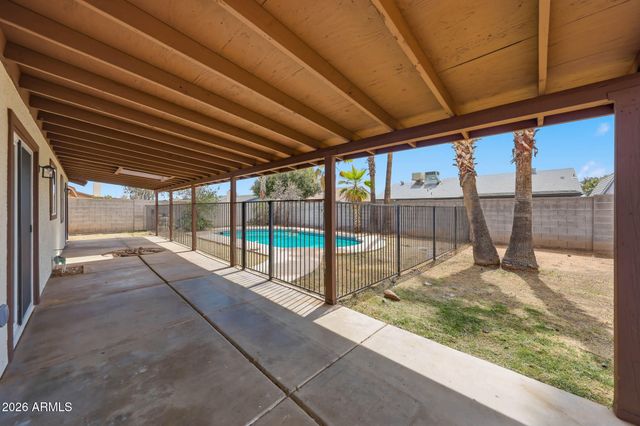 9001 W CINNABAR Avenue, Peoria, AZ 85345