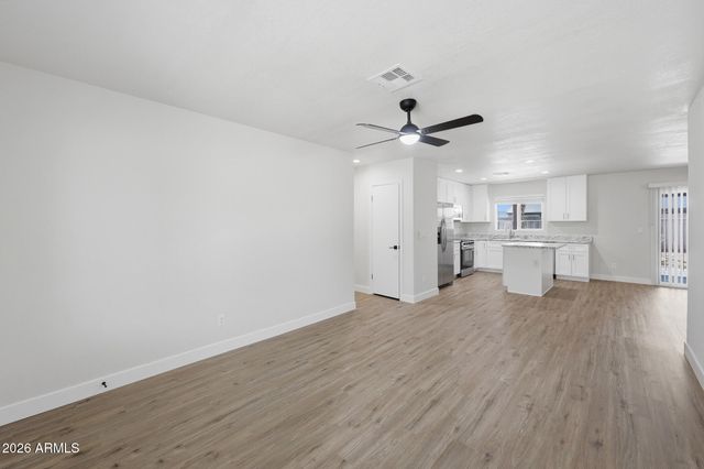 9001 W CINNABAR Avenue, Peoria, AZ 85345