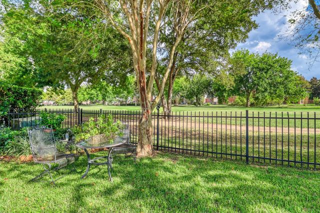 2522 Colonel Court Drive, Richmond, TX 77406