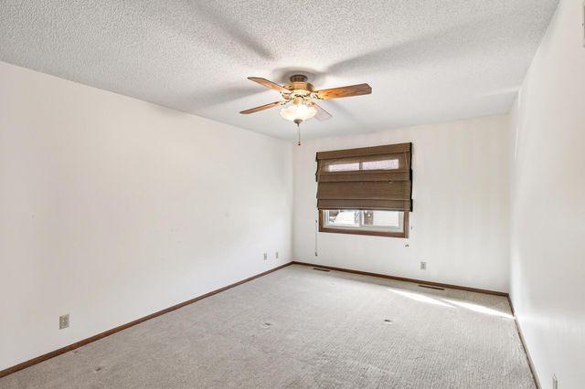 2511 Rose Avenue E, Maplewood, MN 55119