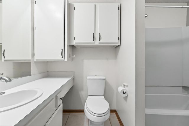 2511 Rose Avenue E, Maplewood, MN 55119