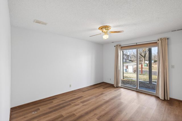 2511 Rose Avenue E, Maplewood, MN 55119