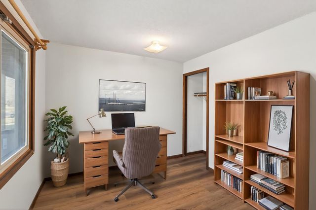 2511 Rose Avenue E, Maplewood, MN 55119