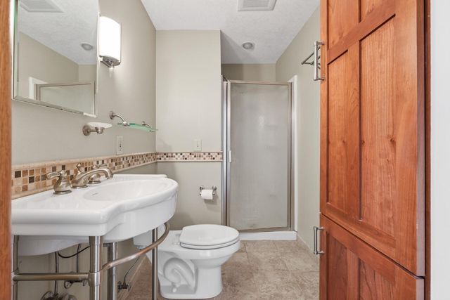 2511 Rose Avenue E, Maplewood, MN 55119