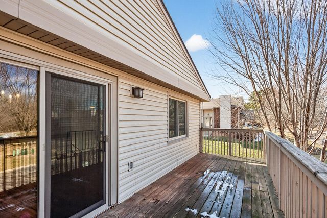 2511 Rose Avenue E, Maplewood, MN 55119