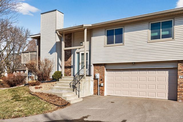 2511 Rose Avenue E, Maplewood, MN 55119