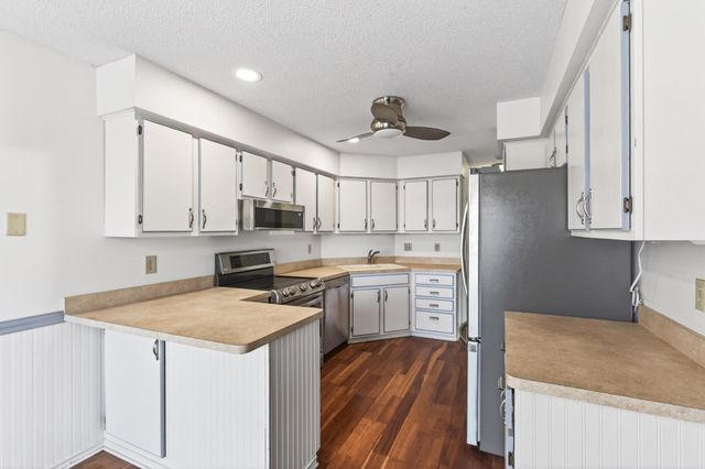 2511 Rose Avenue E, Maplewood, MN 55119