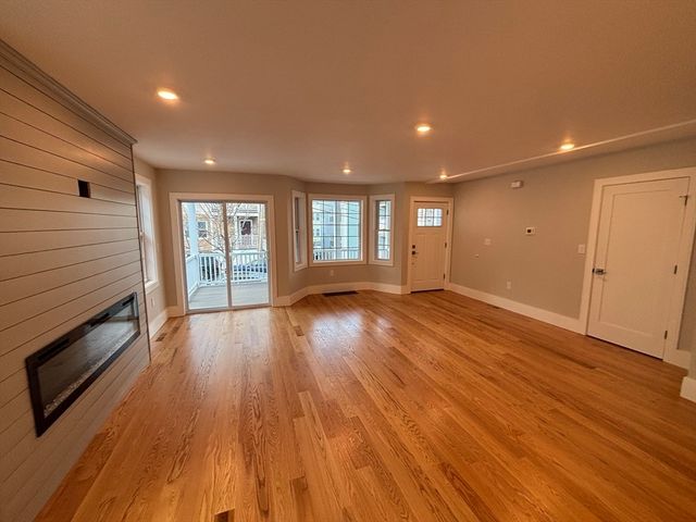 17 Bond St A, Somerville, MA 02145