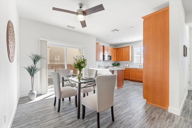 42 Huddlestone Cir, Roseville, CA 95661