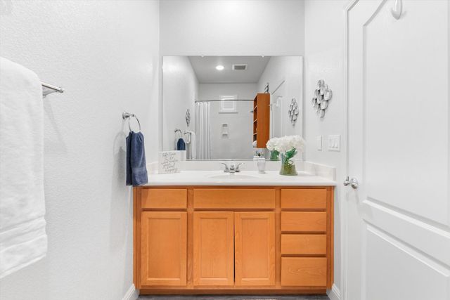 42 Huddlestone Cir, Roseville, CA 95661