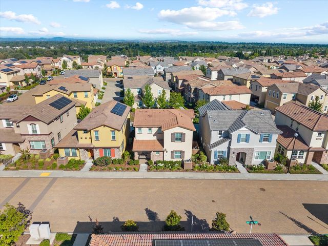 42 Huddlestone Cir, Roseville, CA 95661