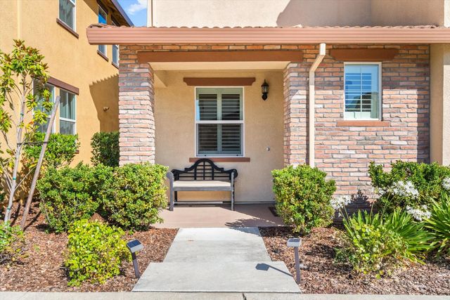 42 Huddlestone Cir, Roseville, CA 95661