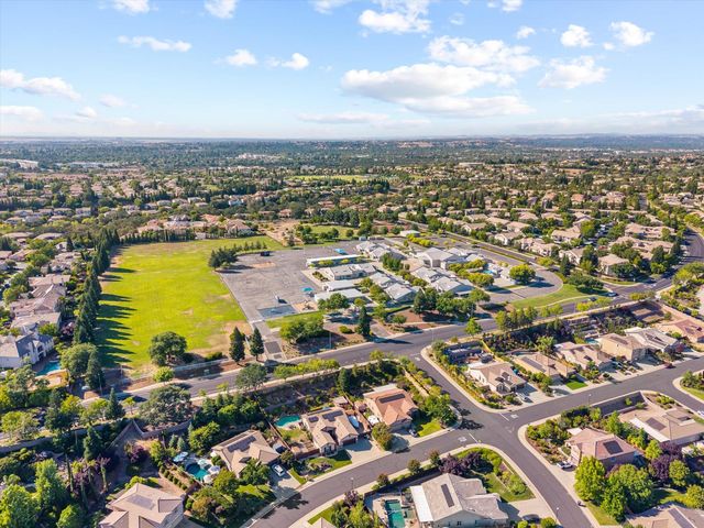 42 Huddlestone Cir, Roseville, CA 95661