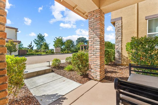 42 Huddlestone Cir, Roseville, CA 95661