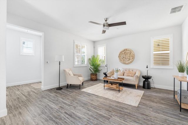 42 Huddlestone Cir, Roseville, CA 95661