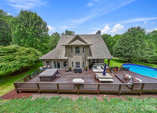 21 School House Road, Pisgah Forest, NC 28768