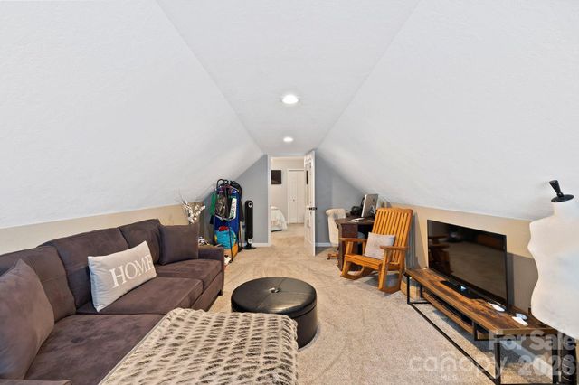 21 School House Road, Pisgah Forest, NC 28768