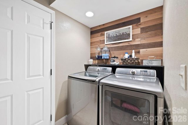 21 School House Road, Pisgah Forest, NC 28768