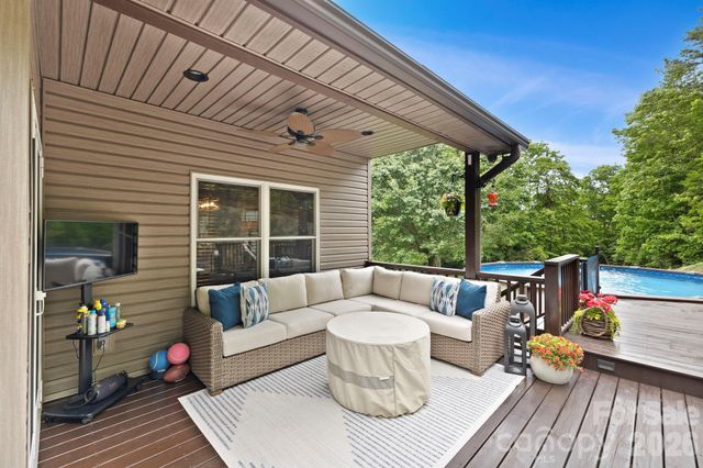 21 School House Road, Pisgah Forest, NC 28768