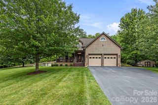 21 School House Road, Pisgah Forest, NC 28768