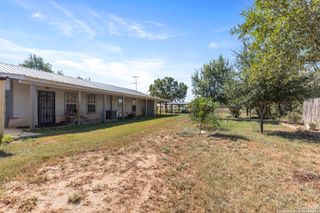 944 County Road 769, Devine, TX 78016