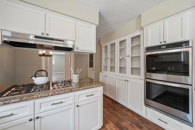 301 Mimosa Drive, Hitchcock, TX 77563