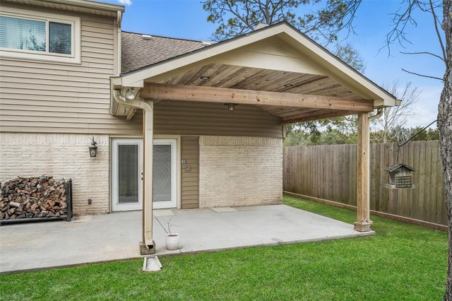 301 Mimosa Drive, Hitchcock, TX 77563