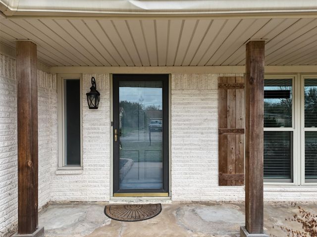 301 Mimosa Drive, Hitchcock, TX 77563