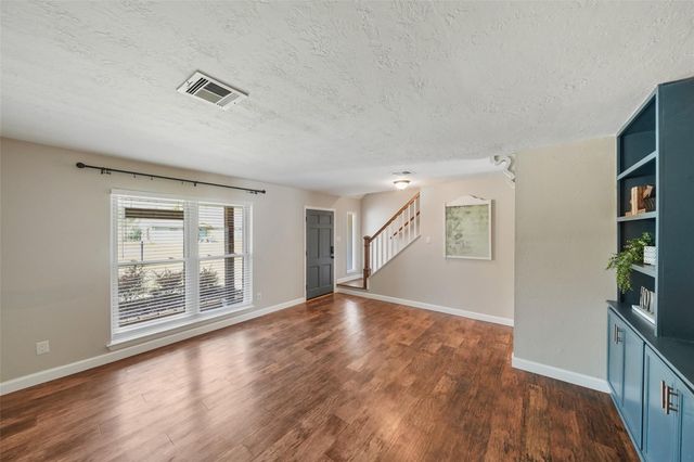 301 Mimosa Drive, Hitchcock, TX 77563