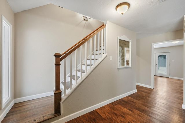 301 Mimosa Drive, Hitchcock, TX 77563