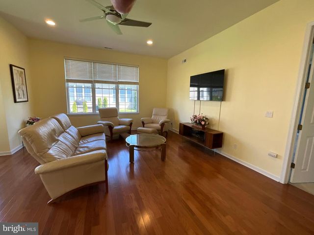 35 GALILEO DR, Cranbury, NJ 08512