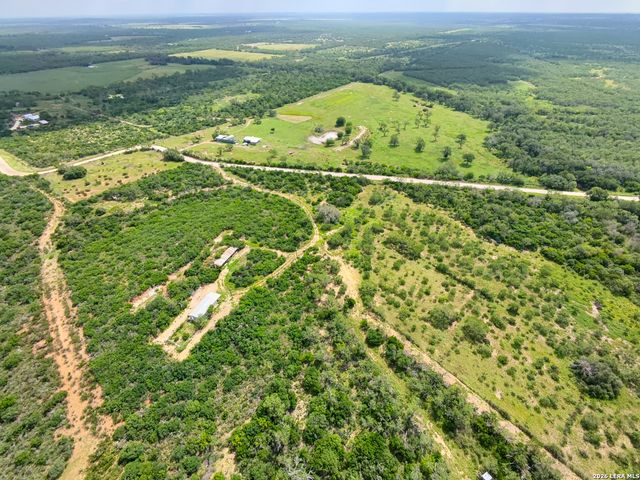 8711 County Road 1301, Moore, TX 78057