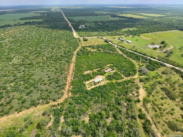8711 County Road 1301, Moore, TX 78057