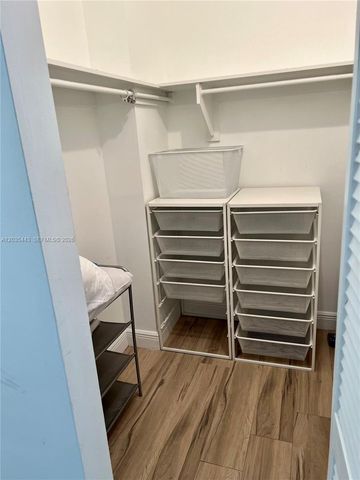 801 Brickell Bay Drive 1469, Miami, FL 33131