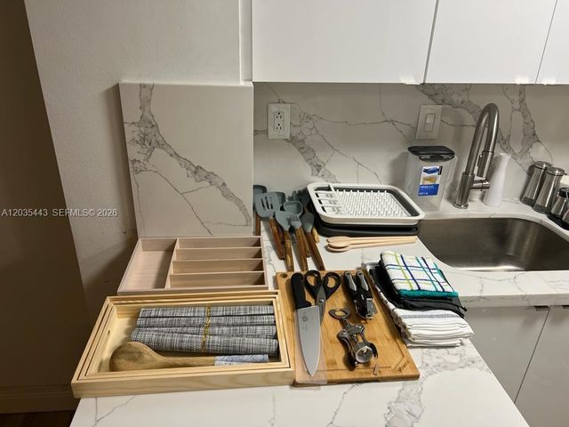 801 Brickell Bay Drive 1469, Miami, FL 33131