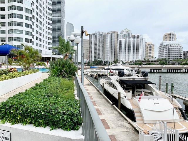 801 Brickell Bay Drive 1469, Miami, FL 33131